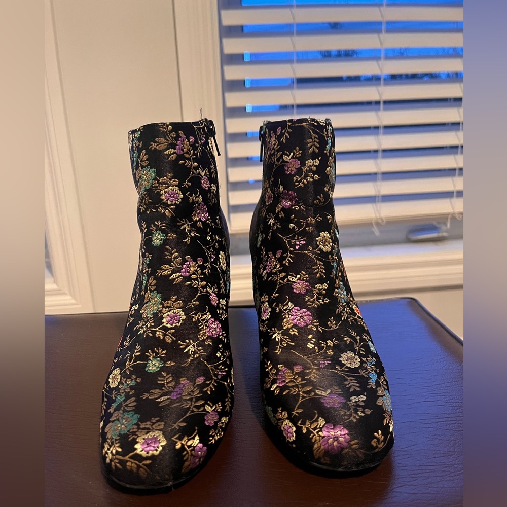 Diba flower black booties